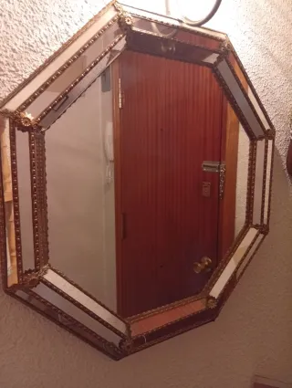 Espejo Octogonal Dorado y Transparente