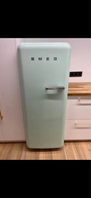 Nevera Smeg estilo retro turquesa