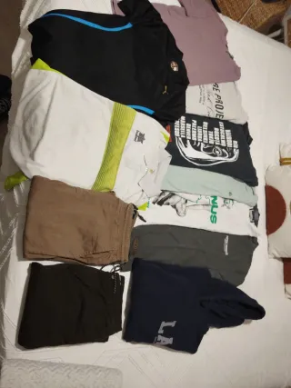 Lote Ropa: 6 Camisetas, Sudadera y 2 Pantalones