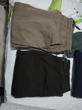 Lote Ropa: 6 Camisetas, Sudadera y 2 Pantalones