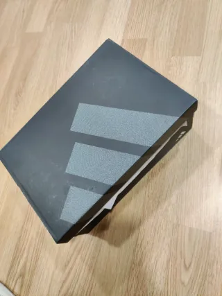 Botas unisex de fútbol Adidas Predator