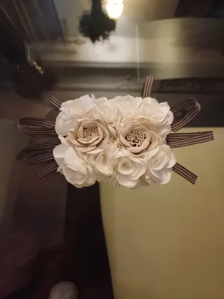 Tocado flores niña blanco y marrón