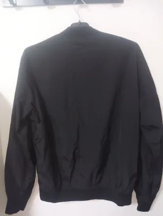 Chaqueta bomber negra Pull&Bear