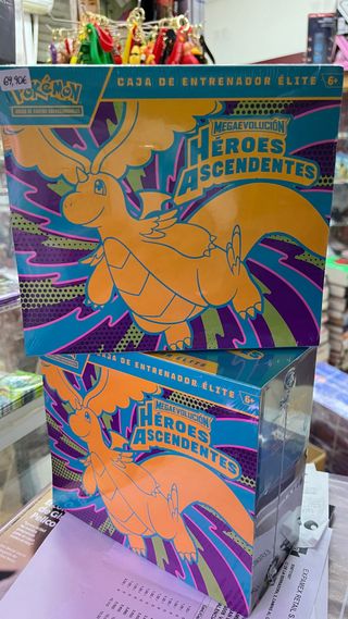 Caja Entrenador Élite Pokémon Megaevolución Héroes