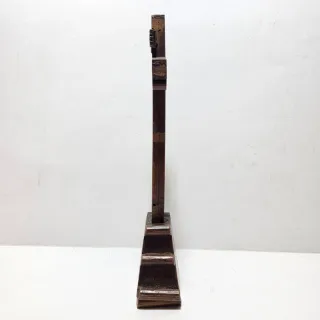 Antica croce da tavolo in legno e madreperla