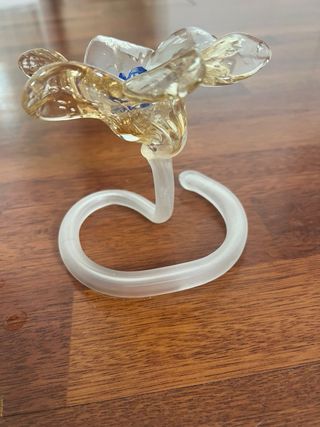 Fiore in vetro con stelo a spirale