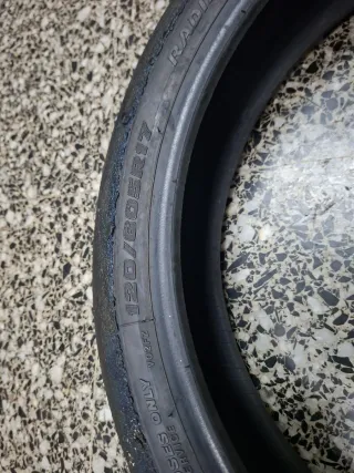 Bridgestone V02 Neumático