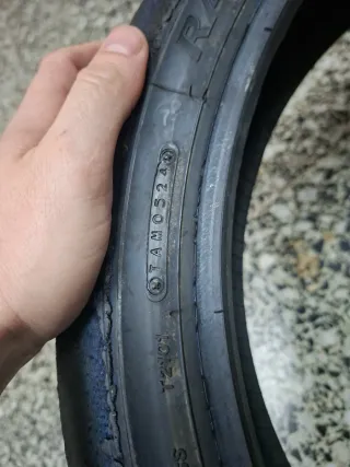 Bridgestone V02 Neumático