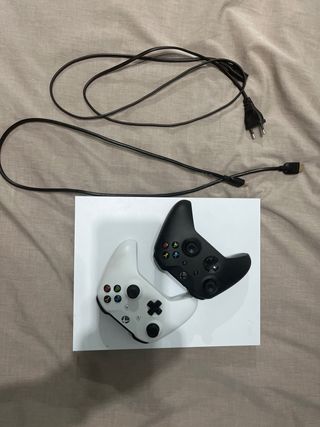Xbox One Series X + FC26 y FC25