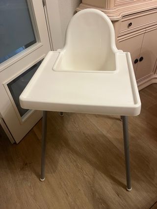 Trona IKEA con bandeja y cojín