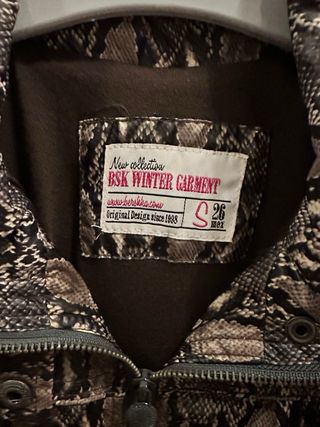 Chaqueta estampado serpiente Talla S