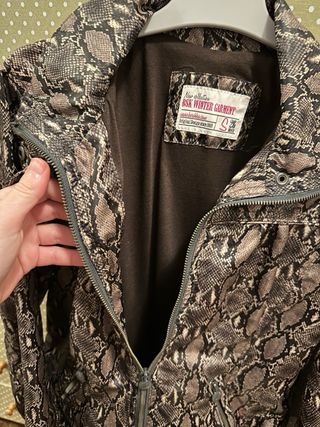 Chaqueta estampado serpiente Talla S