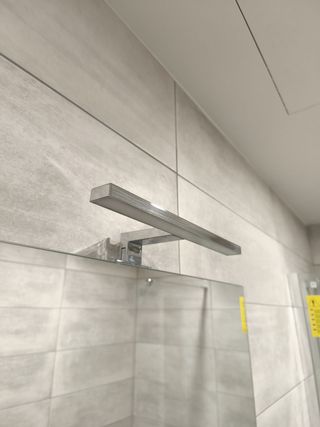 Mueble baño + lavabo + espejo + grifo +aplique luz