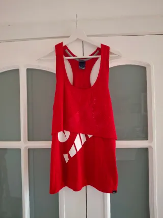 Camiseta tirantes Nike roja