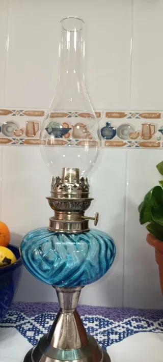 Quinqué de cristal azul francés