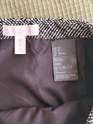 Falda mini estampada blanco y negro