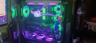 PC Gaming Alta Gama: Ryzen 9, 64GB RAM,RTX 5070TI