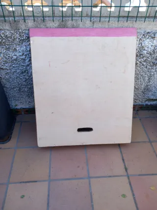 Rampa de madera para subir escalón.