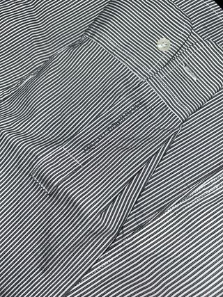 Camisa de rayas negra y blanca hombre