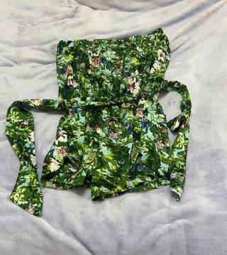 Mono corto palabra de honor estampado floral