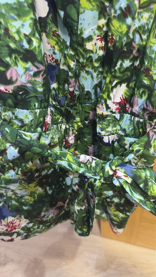 Mono corto palabra de honor estampado floral