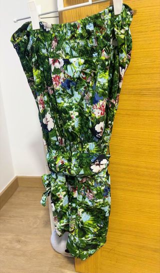 Mono corto palabra de honor estampado floral