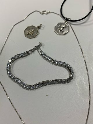 Cadena plata 2 medallas y pulsera regalo (acero)