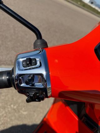 Vespa 125 GTS Super Sport naranja oscuro