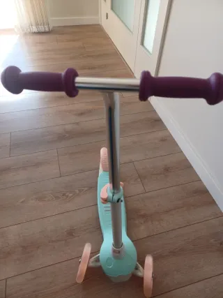 Patinete Oxelo B1500 2-5 años. Ruedas con luces.