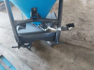 Abonadora con localizador para tractor