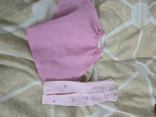 Lote deMuñeca Barbie Rota 1966 con Ropa