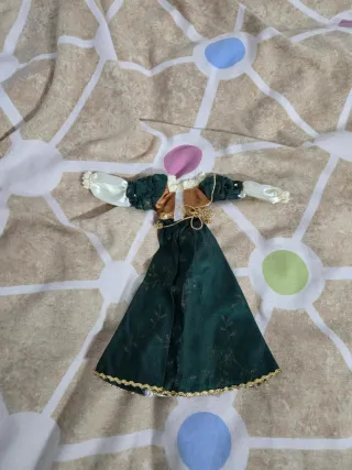 Lote deMuñeca Barbie Rota 1966 con Ropa