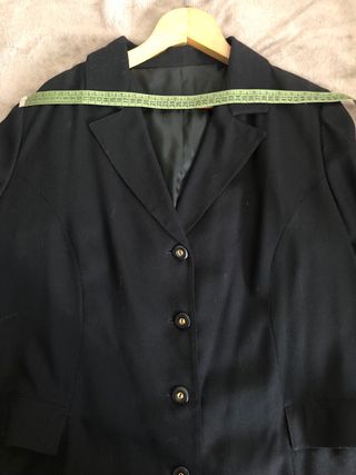 Chaqueta de señora negra talla grande