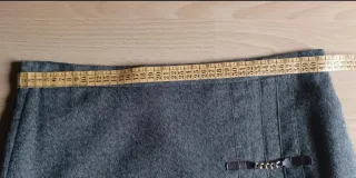 Falda de tablas marrón y gris