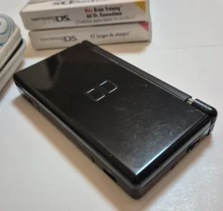 Nintendo DS Lite + 2 Juegos + Estuche