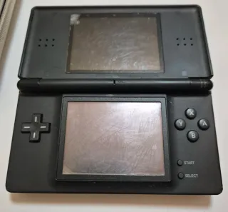 Nintendo DS Lite + 2 Juegos + Estuche