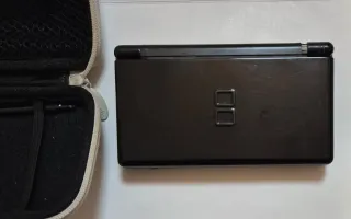 Nintendo DS Lite + 2 Juegos + Estuche