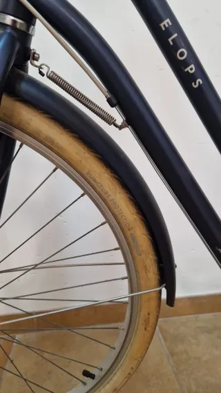 Bicicleta Urbana Azul con Cesta