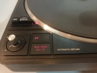 Tocadiscos Vieta Direct Drive Quartz modelo G-5070