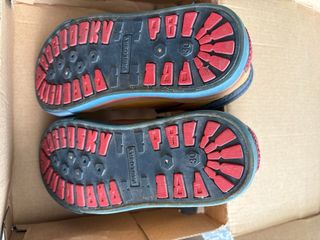 Botas niño marrón y azul