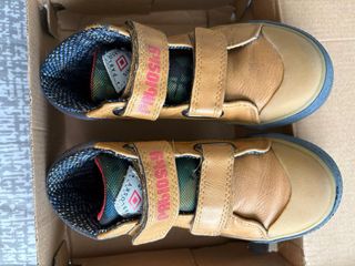 Botas niño marrón y azul