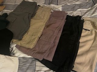 Lote 11 Pantalones, 5 Sudaderas, Chanclas