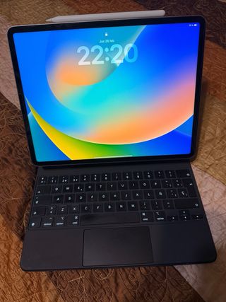 iPad Pro 12.9 + Magic Keyboard + Apple Pencil