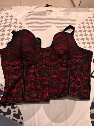 Lote Ropa Talla XL, hay mas ropa en el lote.