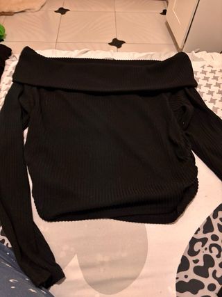 Lote Ropa Talla XL, hay mas ropa en el lote.