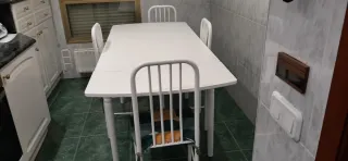 Mesa y 4 Sillas Cocina Blancas (Urge quitar)