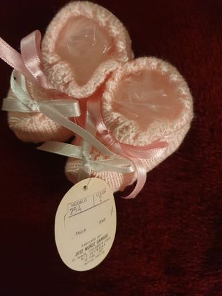 Botitas de bebé niña o muñeca