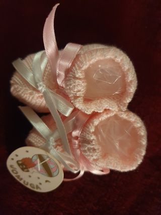 Botitas de bebé niña o muñeca
