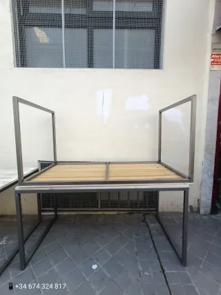 Mesa madera y metal 95€