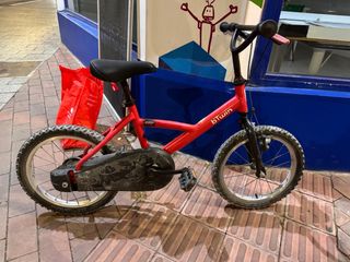 Bicicleta infantil roja Btwin 16”